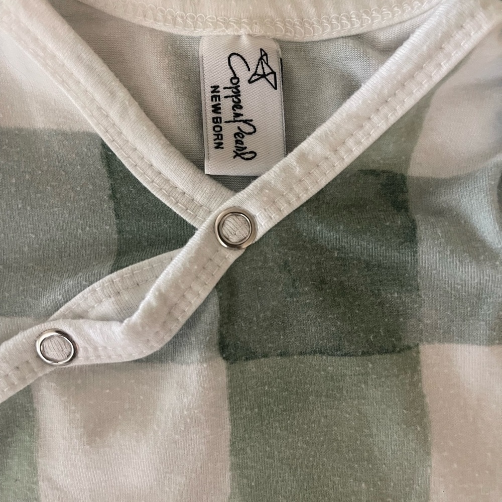 Baby Knot Gown - Picture 2 of 3
